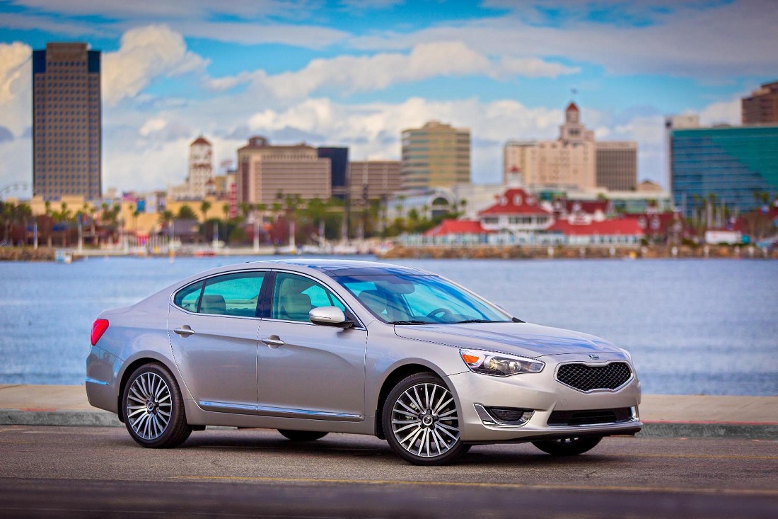 KIA 2014 Cadenza Premium Sedan (1).jpg